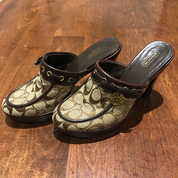 Coach Jodey Sig Clog - Picture 2 of 5